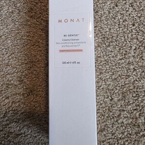 MONAT Be Gentle Creamy Cleanser - White
